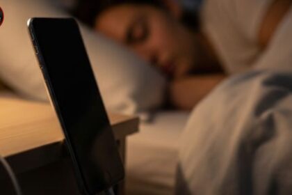 How far to keep smartphone while sleeping