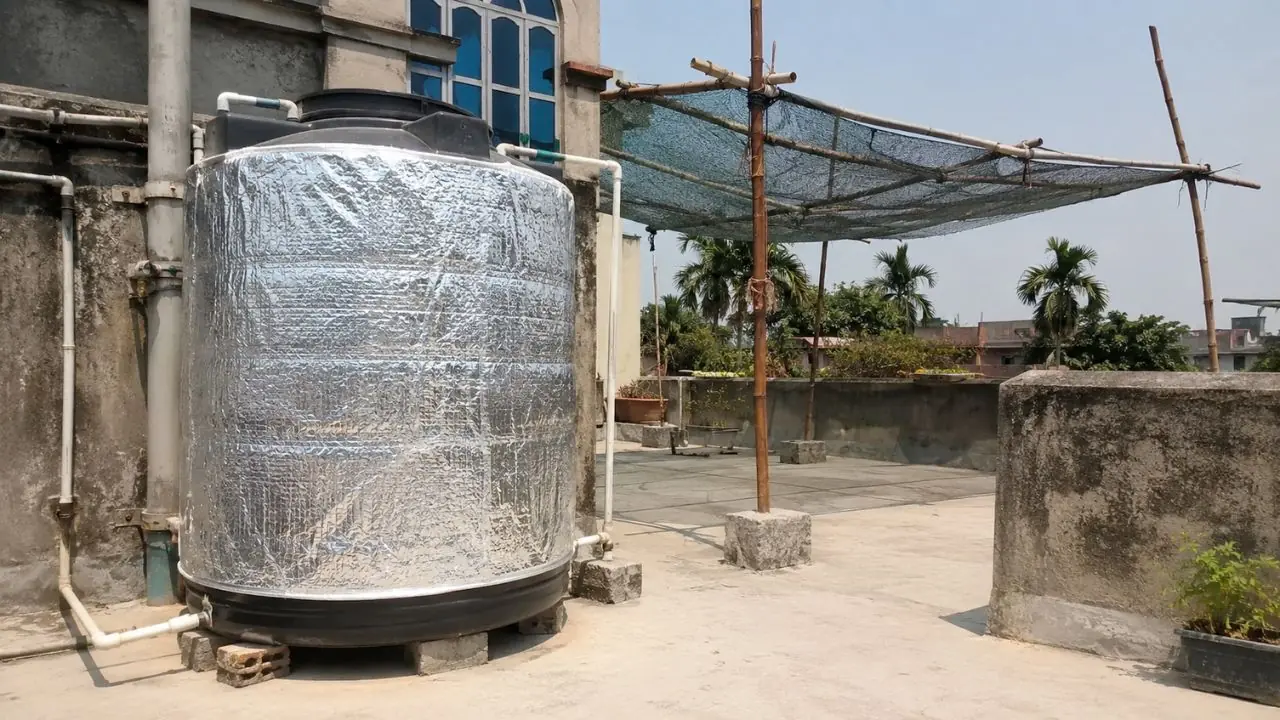 ছাদের ট্যাঙ্কের জল ঠান্ডা রাখবেন কীভাবে